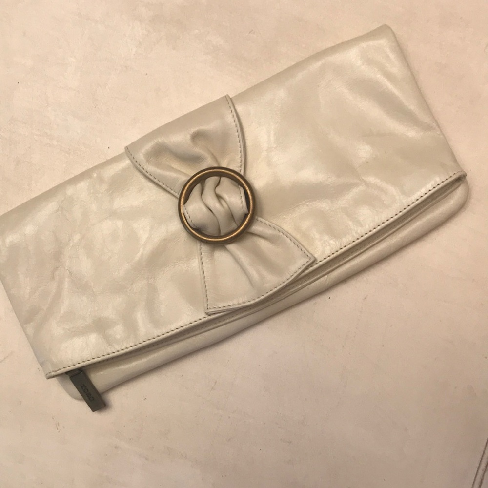 HOBO✈️ cream leather clutch